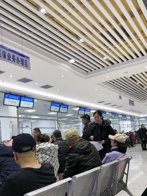 国康医生套取别人的医保卡里面的钱应该向哪个部门举报呢？手把手教你正确维权渠道